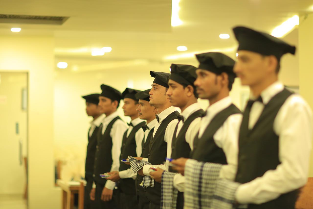 The Grand Raveta Hotel Patan  Bagian luar foto