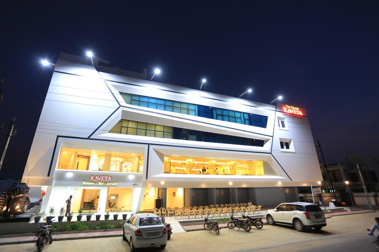 The Grand Raveta Hotel Patan  Bagian luar foto