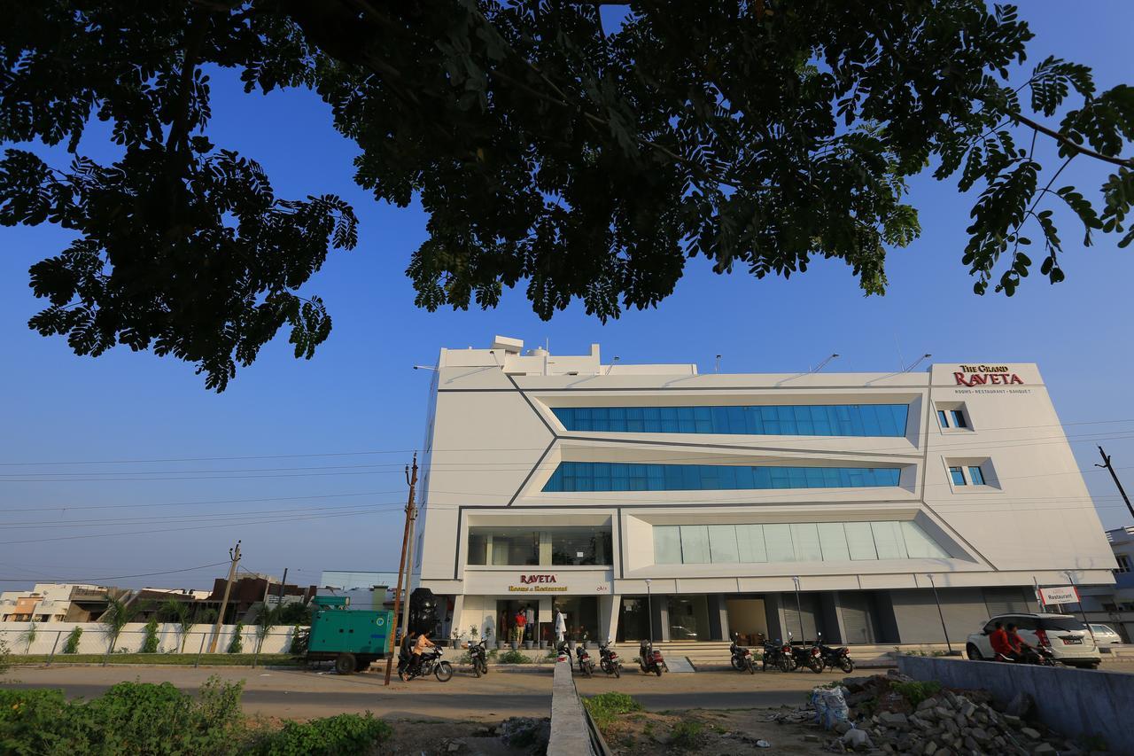 The Grand Raveta Hotel Patan  Bagian luar foto