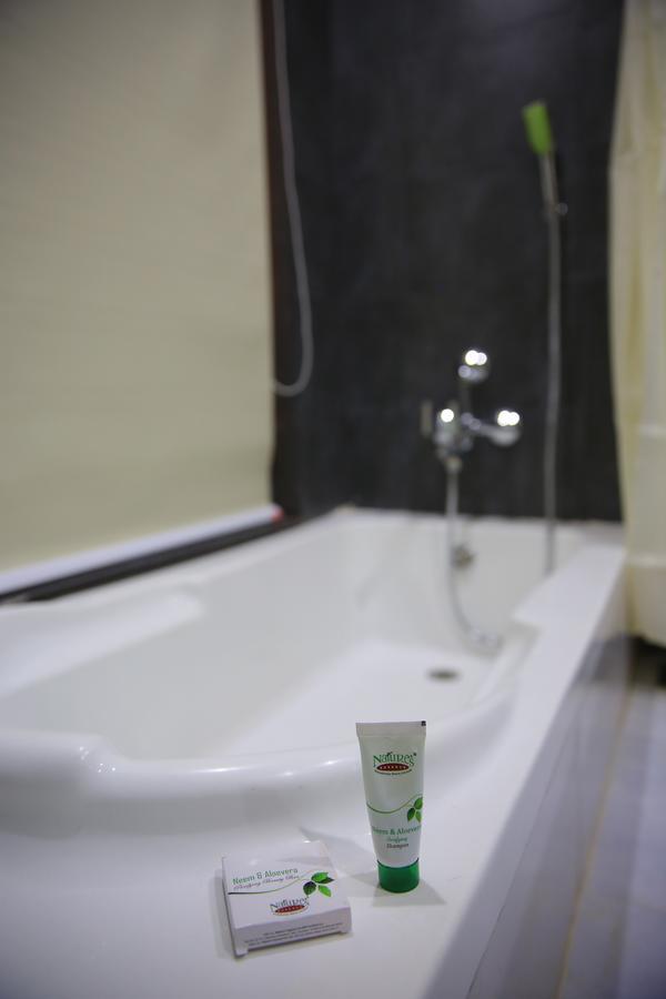 The Grand Raveta Hotel Patan  Bagian luar foto