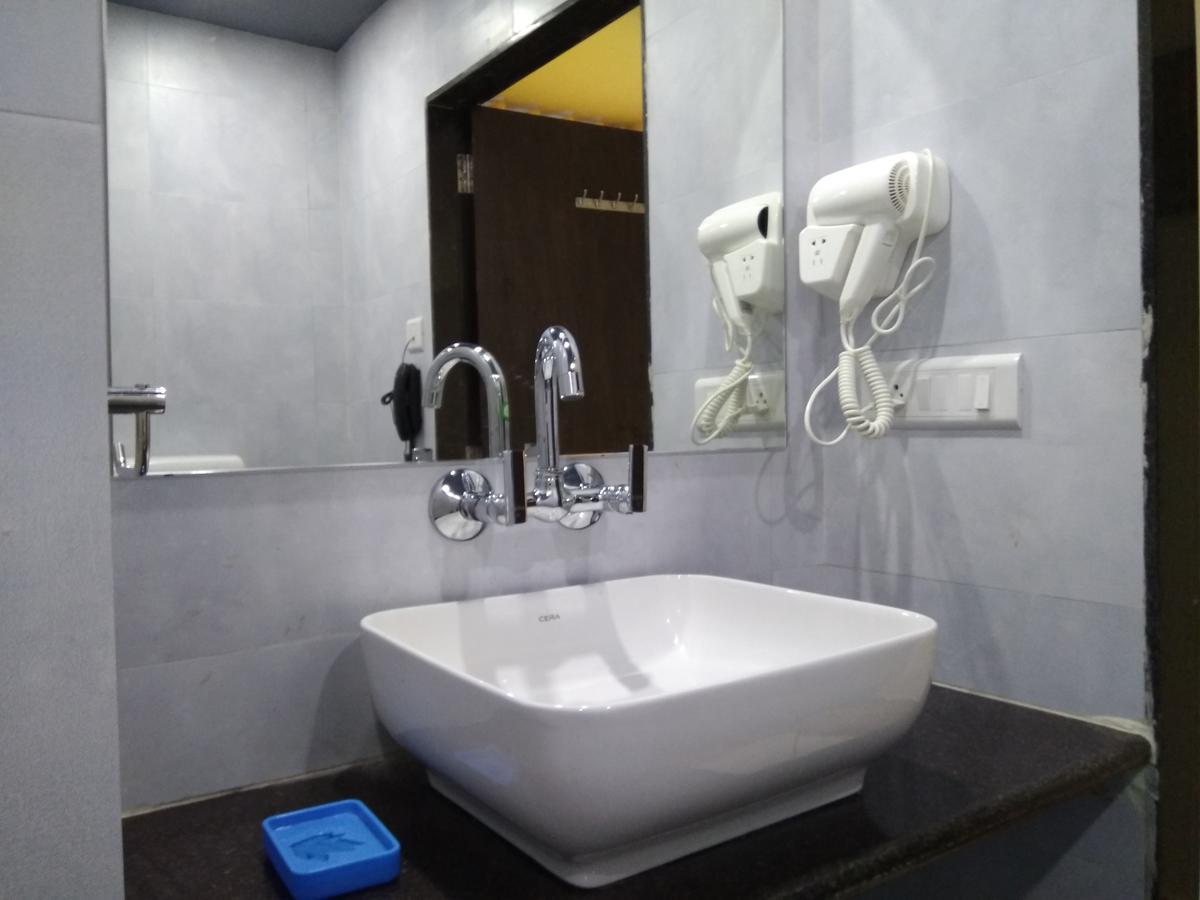 The Grand Raveta Hotel Patan  Bagian luar foto